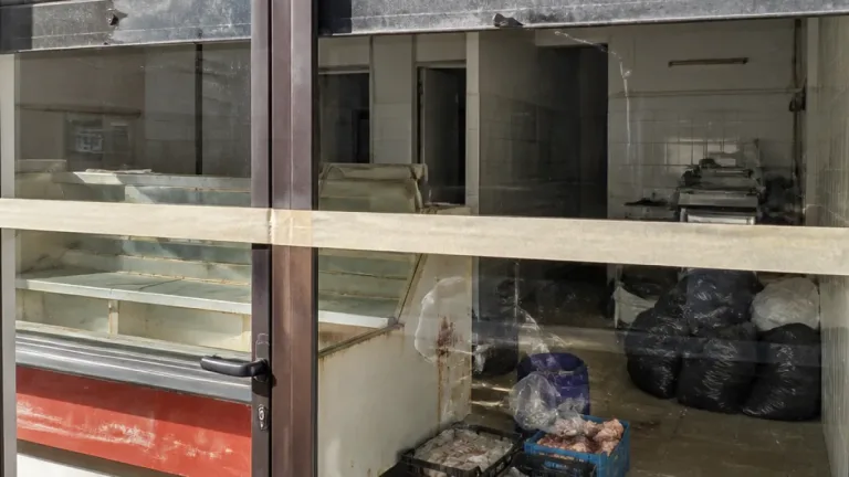 Afragola: sequestrata macelleria vicino al centro commerciale per carenze igienico‑ambientali