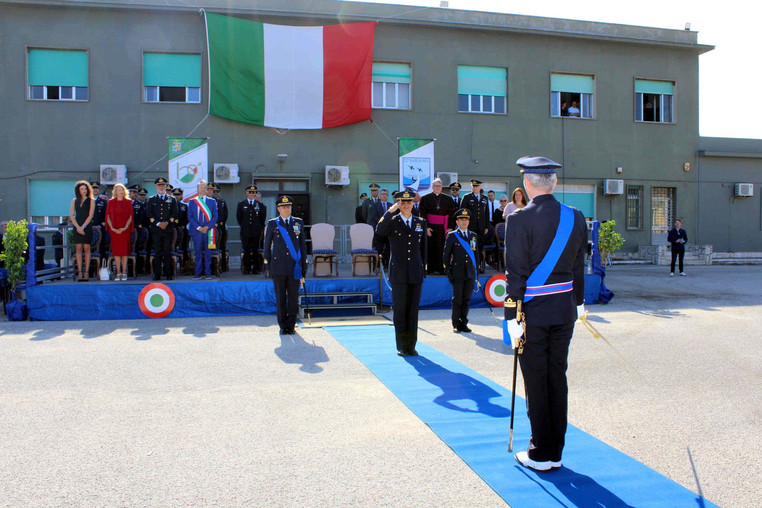 Base dell’Aeronautica di Licola, cambio di Comando al 22° Gruppo: il tenente colonnello Manganelli subentra a Santucci